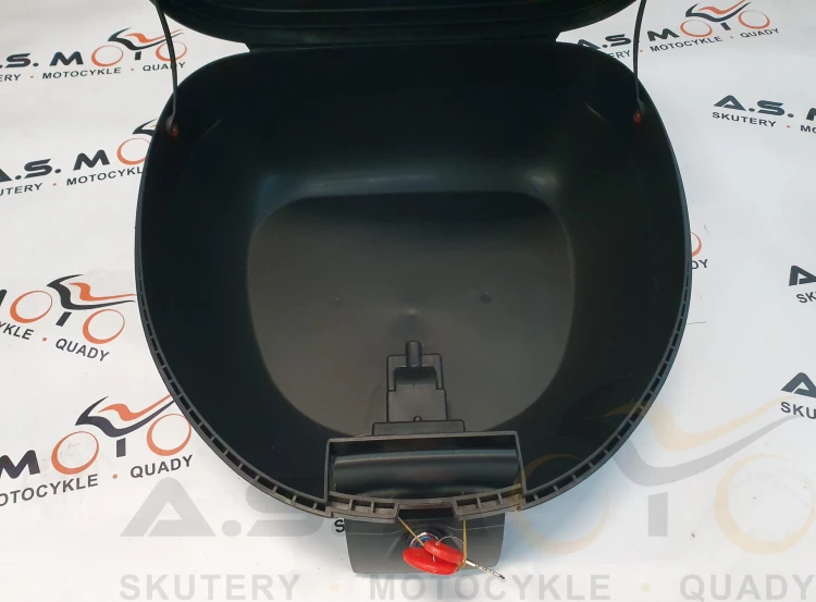 Kufer-tylny-z-odblaskami-na-kask-średni (3).jpg